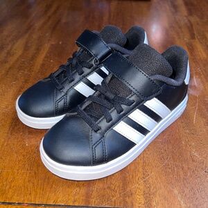 Adidas Grand Court Little Kids Sportswear Shoes / Size 11 / Worn Once!